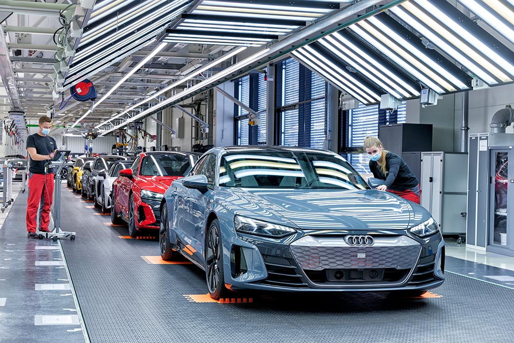 https://autogreeknews.gr/wp-content/uploads/2023/10/Audi-Sport-GmbH-40-anniversary-11.jpg