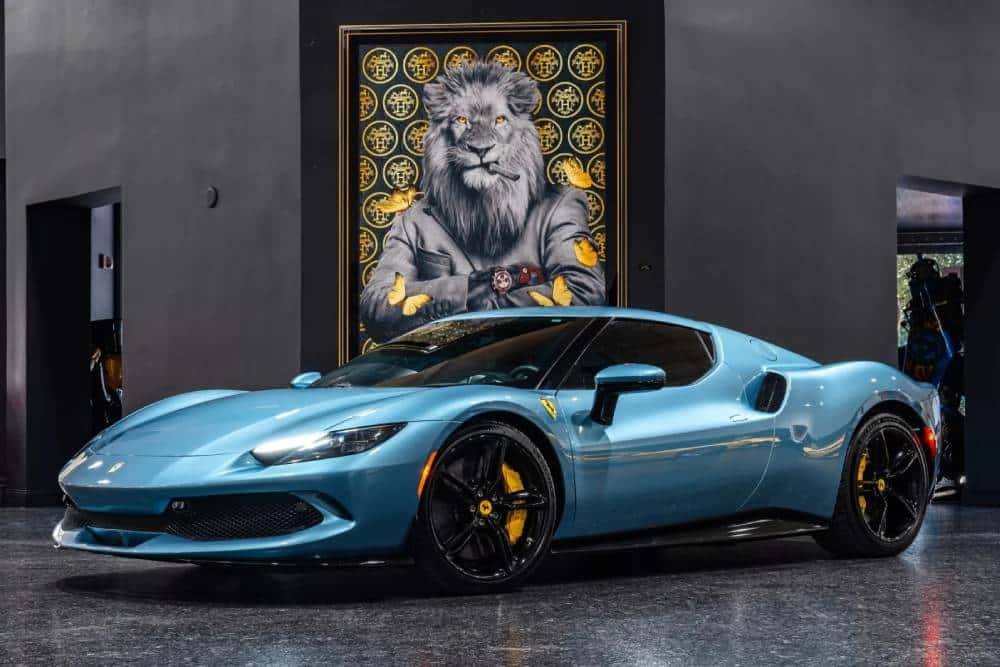 Έργο τέχνης η Ferrari 296 GTB σε γαλάζιο