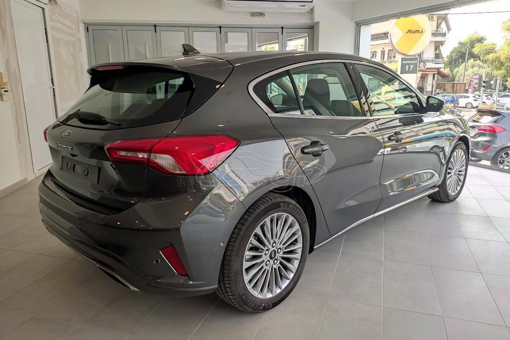 https://autogreeknews.gr/wp-content/uploads/2023/10/Ford-Focus-Vignale-CarCenter-5.jpg