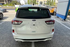 Ford-Kuga-1.5-150-PS-(4)