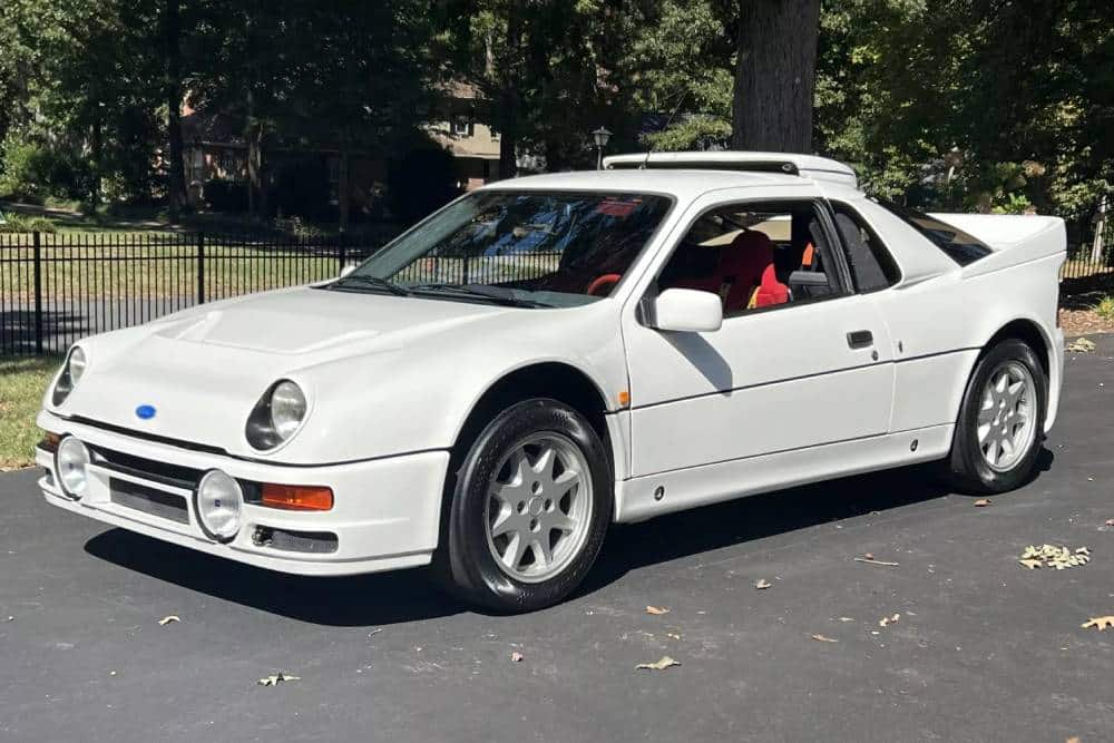https://autogreeknews.gr/wp-content/uploads/2023/10/Ford-RS200-Evolution-1.jpg