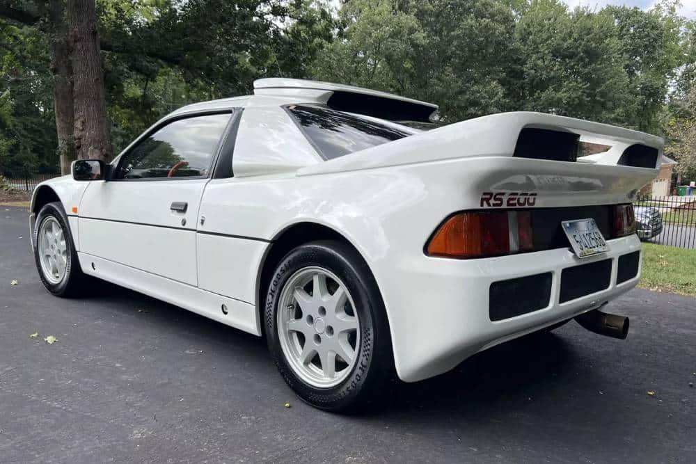 https://autogreeknews.gr/wp-content/uploads/2023/10/Ford-RS200-Evolution-9.jpg