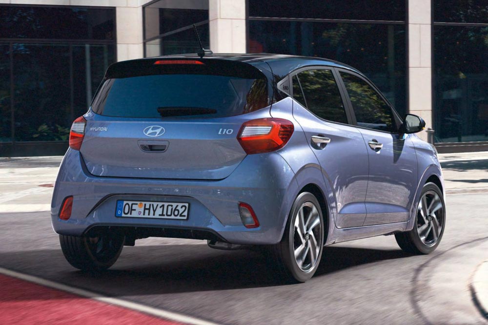 https://autogreeknews.gr/wp-content/uploads/2023/10/Hyundai-i10-2023-rear.jpg