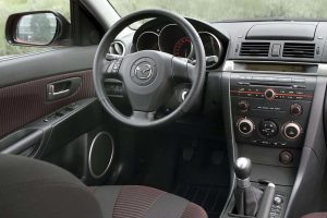 Mazda-3_5door-2004-tablo