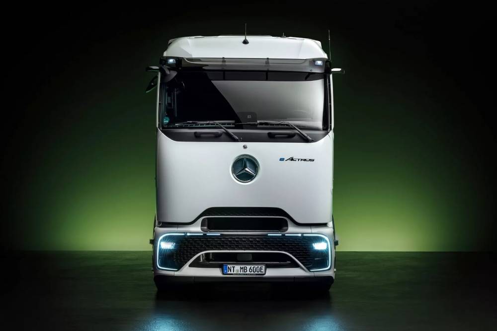 https://autogreeknews.gr/wp-content/uploads/2023/10/Mercedes-eActros-600-1010-15.jpg