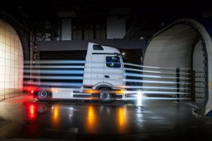 Mercedes-eActros-600-1010-32