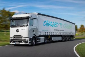 Mercedes-eActros-600-1010-5