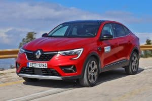 Renault-Arkana-dynamic-front