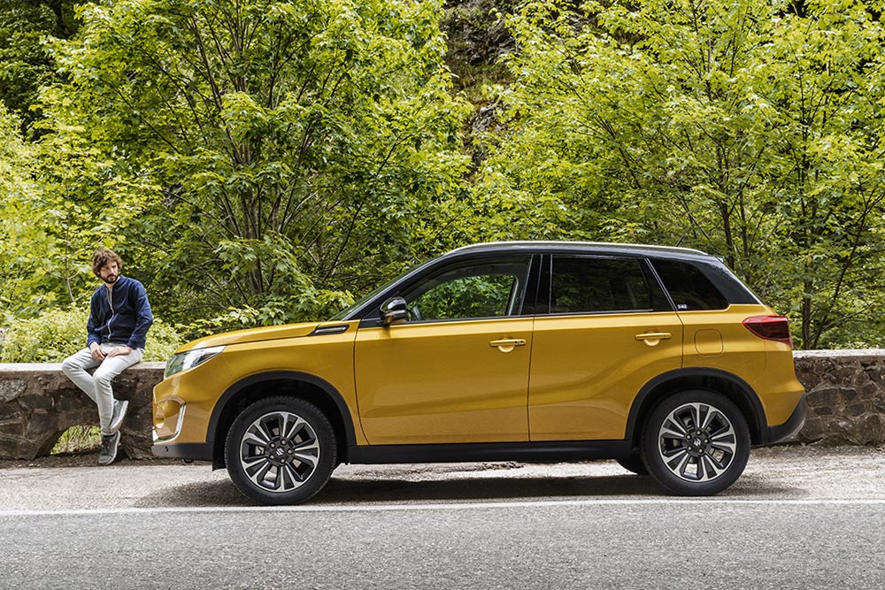 https://autogreeknews.gr/wp-content/uploads/2023/10/Suzuki-Vitara-2023-1.jpg