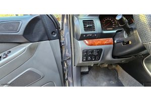 Toyota Land Cruiser 2004 (6)