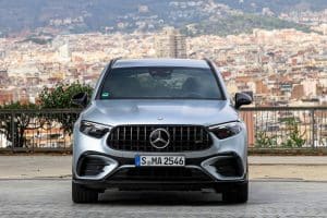 amg-drops-the-speed-hammer-on-the-glc-63-s-suv-wit (4)