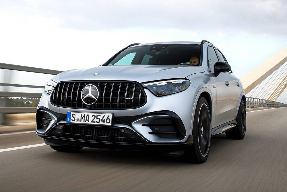 https://autogreeknews.gr/wp-content/uploads/2023/10/amg-drops-the-speed-hammer-on-the-glc-63-s-suv-wit.jpg