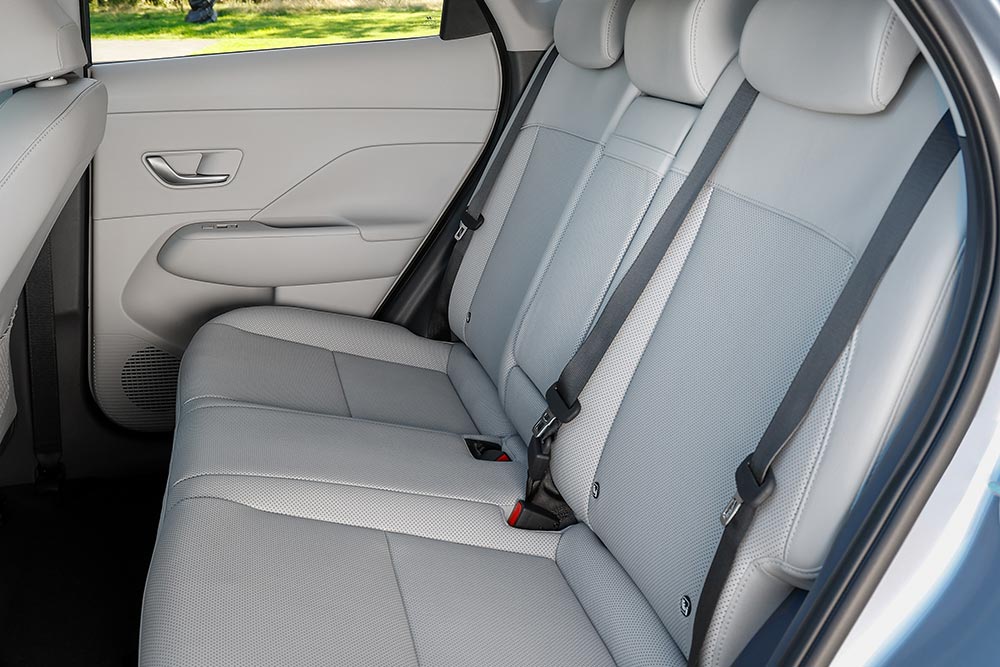 https://autogreeknews.gr/wp-content/uploads/2023/10/hyundai-kona-electric-0923-interior-04.jpg