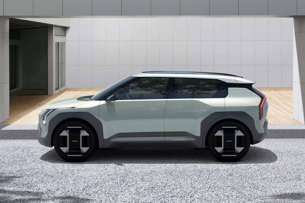 https://autogreeknews.gr/wp-content/uploads/2023/10/kia-ev3-debut-in-south-korea-1.jpg