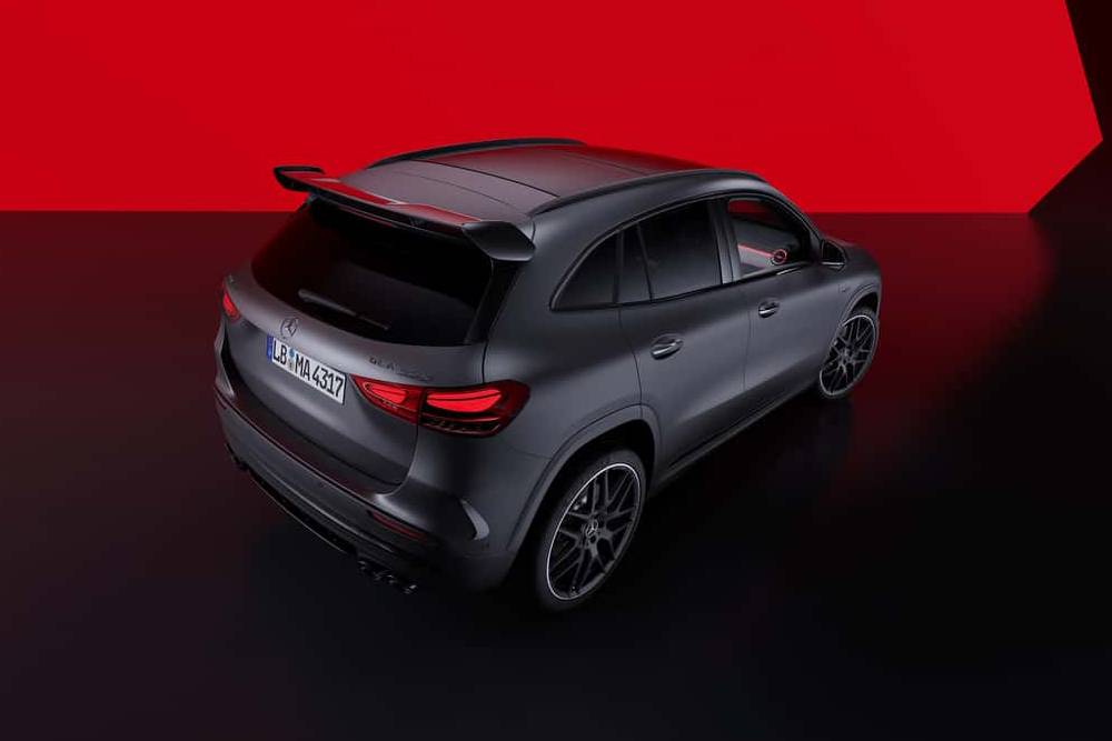 https://autogreeknews.gr/wp-content/uploads/2023/10/mercedes-gla-amg-45-s-4matic-restyling-2023-5.jpg
