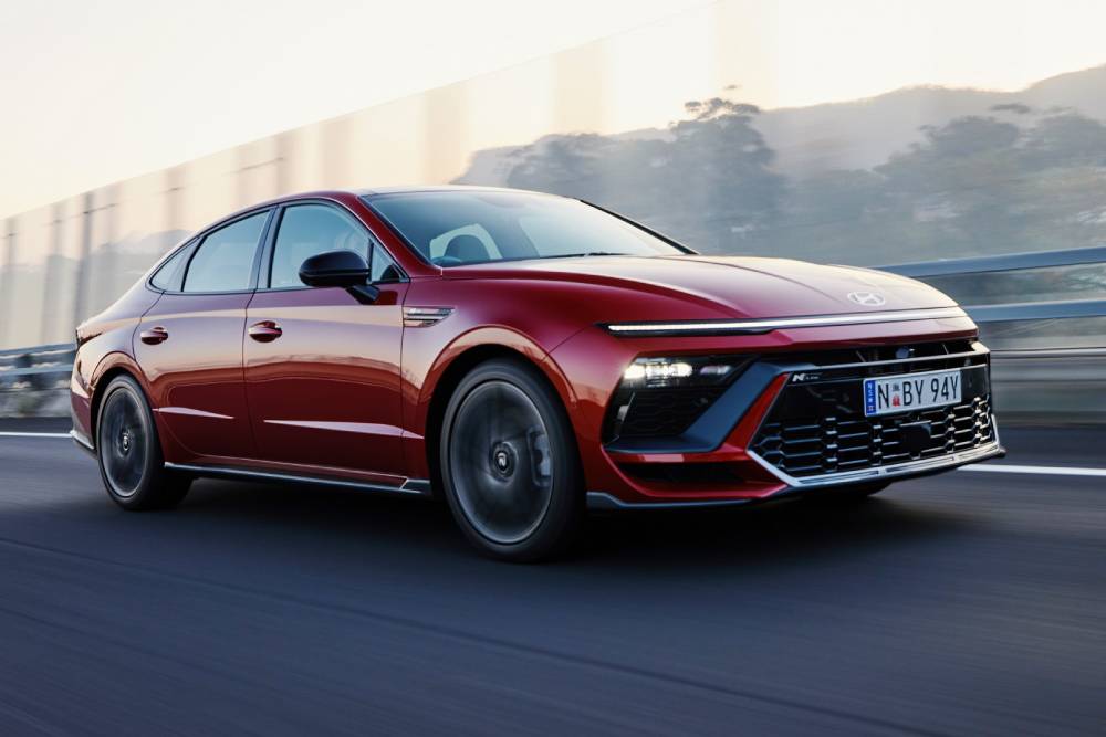 https://autogreeknews.gr/wp-content/uploads/2023/10/sporty-2024-hyundai-sonata-n-line-heads-to-austral-1.jpg