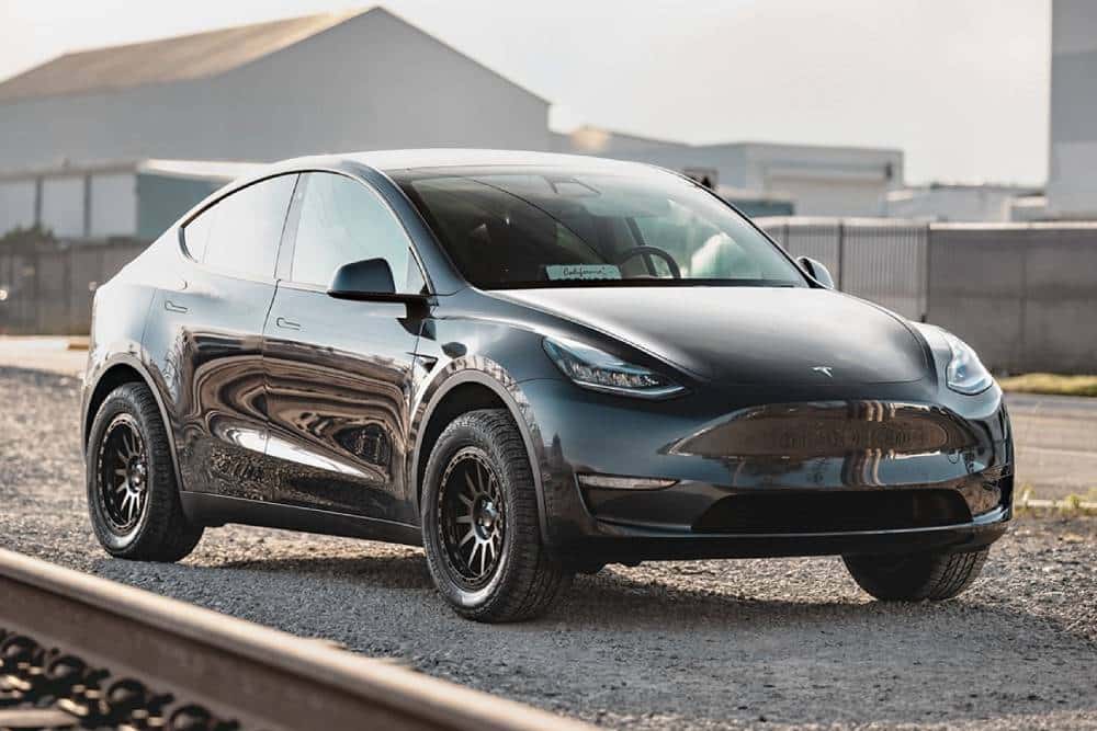 https://autogreeknews.gr/wp-content/uploads/2023/10/tesla-model-y-beadlock-wheels-8.jpg