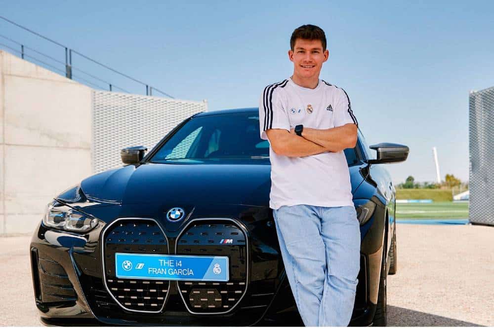 https://autogreeknews.gr/wp-content/uploads/2023/10/the-real-madrid-players-got-their-brand-new-bmws-h-1.jpg