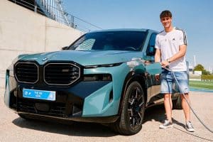 the-real-madrid-players-got-their-brand-new-bmws-h (2)