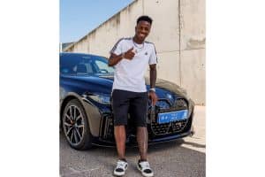 the-real-madrid-players-got-their-brand-new-bmws-h (8)