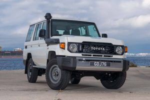 toyota-land-cruiser-70-series-humanitarian-efforts