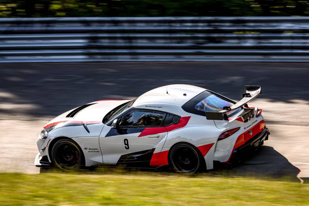 Η Toyota Supra GRMN ζεσταίνει 550 άλογα από M4 CSL