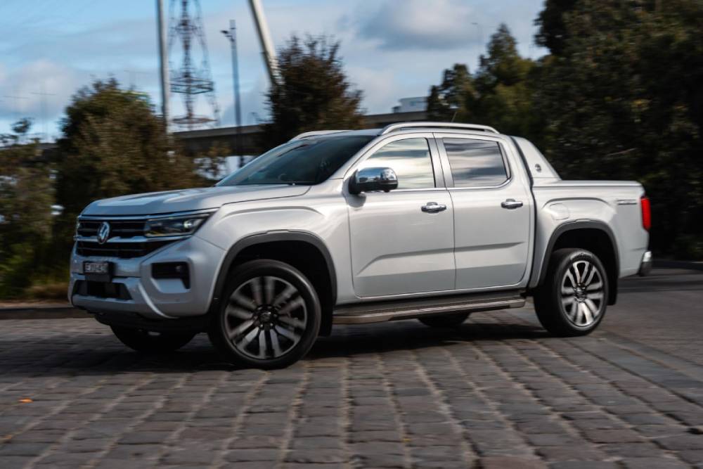 https://autogreeknews.gr/wp-content/uploads/2023/10/vw-amarok-tsi-03.jpg