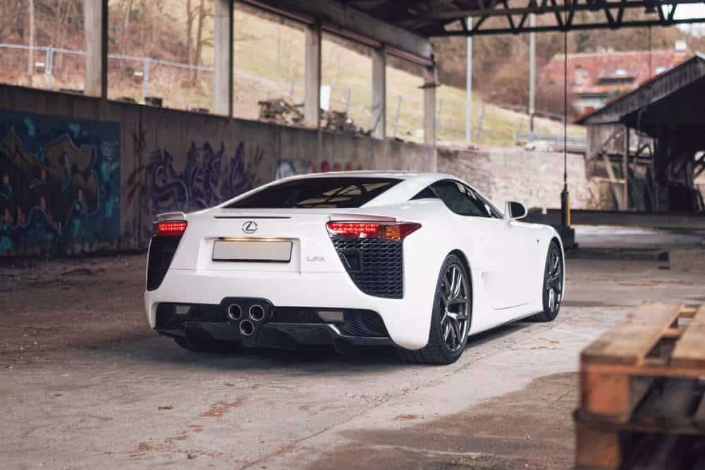 https://autogreeknews.gr/wp-content/uploads/2023/11/2011-Lexus-LFA-3.jpg