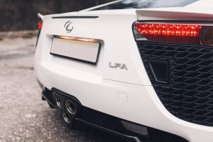 2011-Lexus-LFA-37