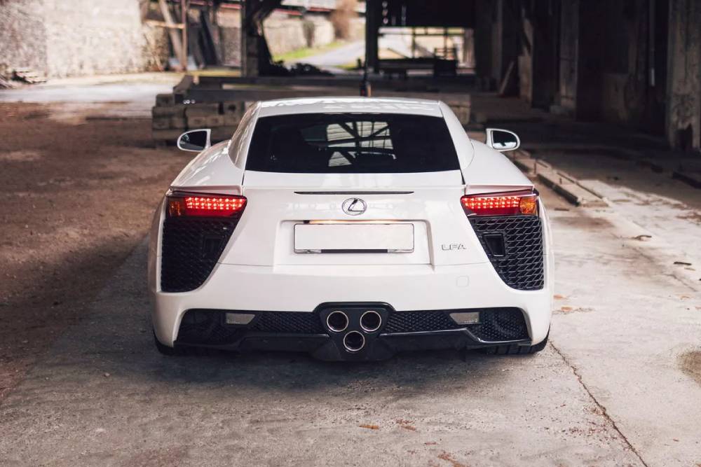 https://autogreeknews.gr/wp-content/uploads/2023/11/2011-Lexus-LFA-9.jpg