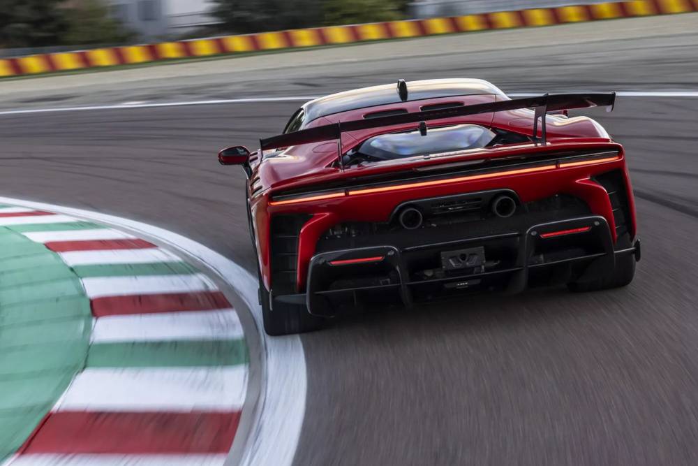 https://autogreeknews.gr/wp-content/uploads/2023/11/2023-Ferrari-SF90-XX-Stradale-Fiorano-Lap-Record-a-4.jpg
