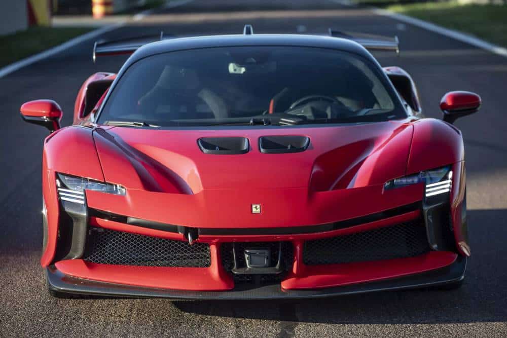 https://autogreeknews.gr/wp-content/uploads/2023/11/2023-Ferrari-SF90-XX-Stradale-Fiorano-Lap-Record-s-2.jpg