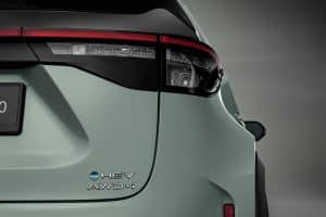 2023-yaris-cross-det-001