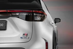 2023-yaris-cross-grs-ext-003