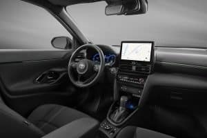 2023-yaris-cross-int-002