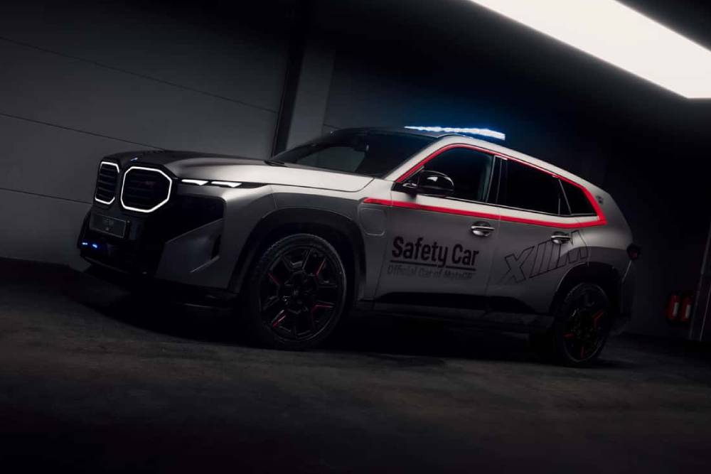 https://autogreeknews.gr/wp-content/uploads/2023/11/2024-bmw-xm-label-motogp-safety-car-1.jpg