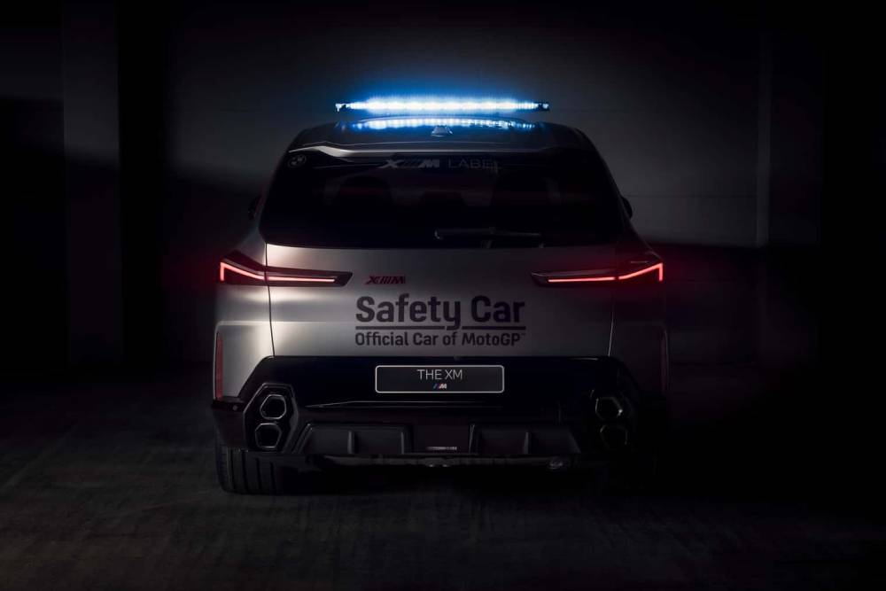 https://autogreeknews.gr/wp-content/uploads/2023/11/2024-bmw-xm-label-motogp-safety-car-3.jpg