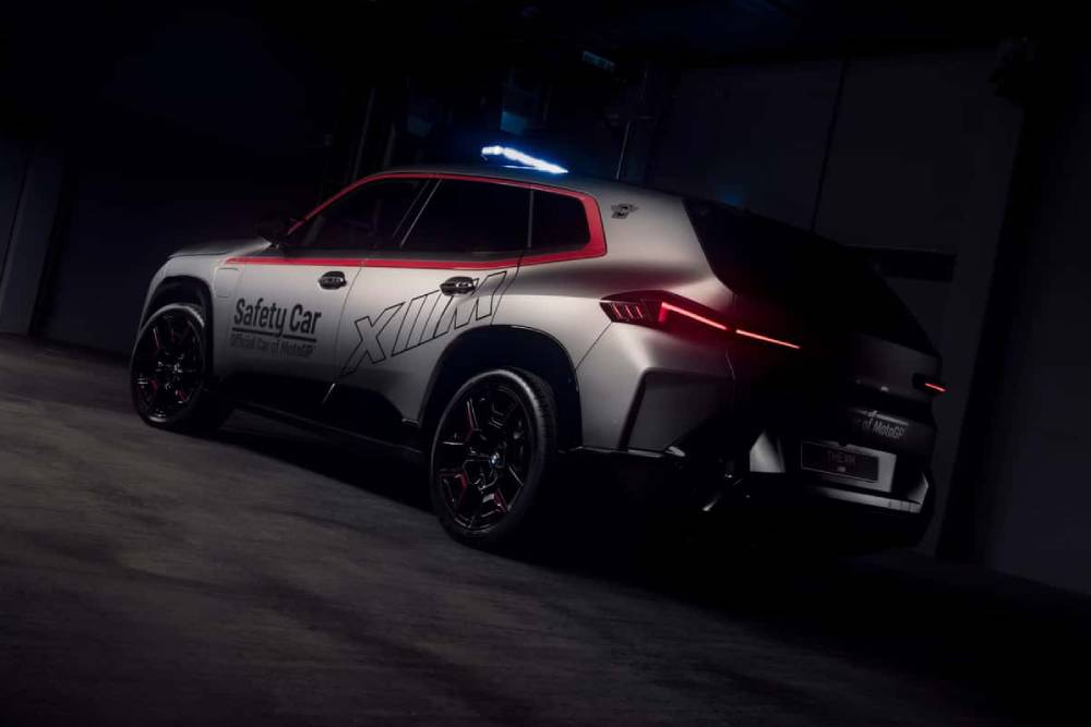 https://autogreeknews.gr/wp-content/uploads/2023/11/2024-bmw-xm-label-motogp-safety-car-4.jpg