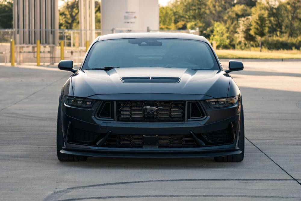 https://autogreeknews.gr/wp-content/uploads/2023/11/2024_ford_dark-horse-mustang_t3aEXA9Q-1-21267-scal.jpg