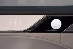 2025-Volvo-EM90-152-2048×1294