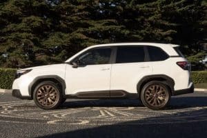 2025_Subaru_Forester-03-2048×1366