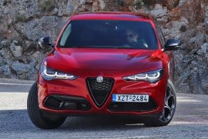 Alfa-Romeo-Stelvio-2