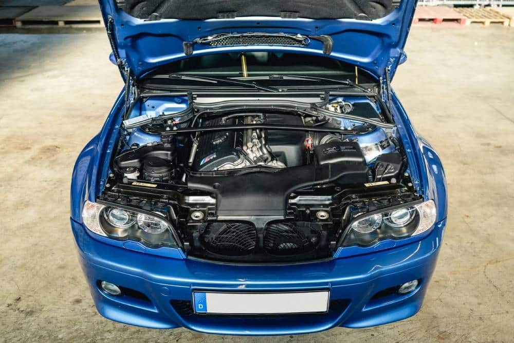 https://autogreeknews.gr/wp-content/uploads/2023/11/BMW-E46-M3-2.jpg
