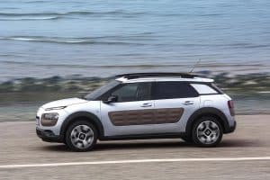 Citroen-C4_Cactus-2015-(5)
