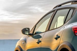 Dacia-Sandero-Stepway-side