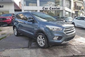 Ford-Kuga-2019-carcenter-(5)