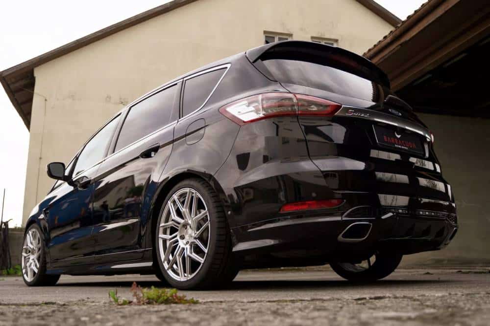 https://autogreeknews.gr/wp-content/uploads/2023/11/Ford-S-Max-With-Barracuda-Dragoon-Wheels-9-2048x13-1.jpg