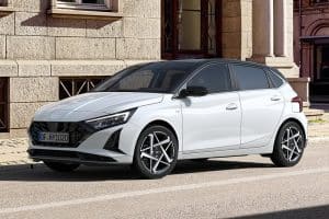 Hyundai-i20-2023-white-(2)