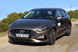 Hyundai-i30-dynamic-front