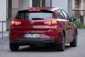 Hyundai_i30_hatchback_004 (1)